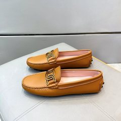 女性のためのポテトシューズ 2023 新しい英国スタイルのメタルツイストバックルスリッポンタッセル快適なローファー外国貿易