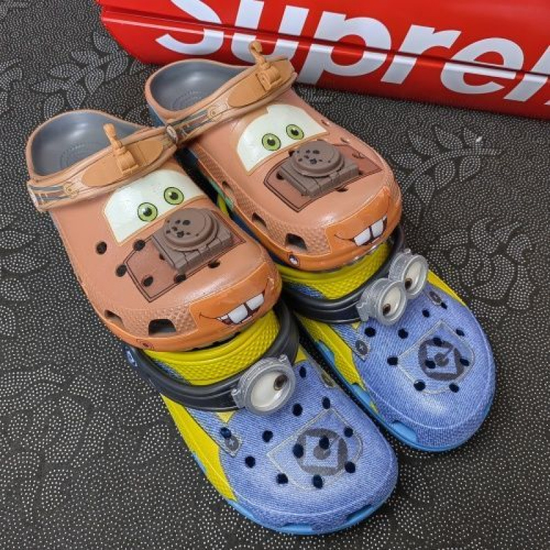 Carlo Classic ClogMater ミニオンズ ブラウン カーズ クロックス メンズ レディース サンダル|undefined