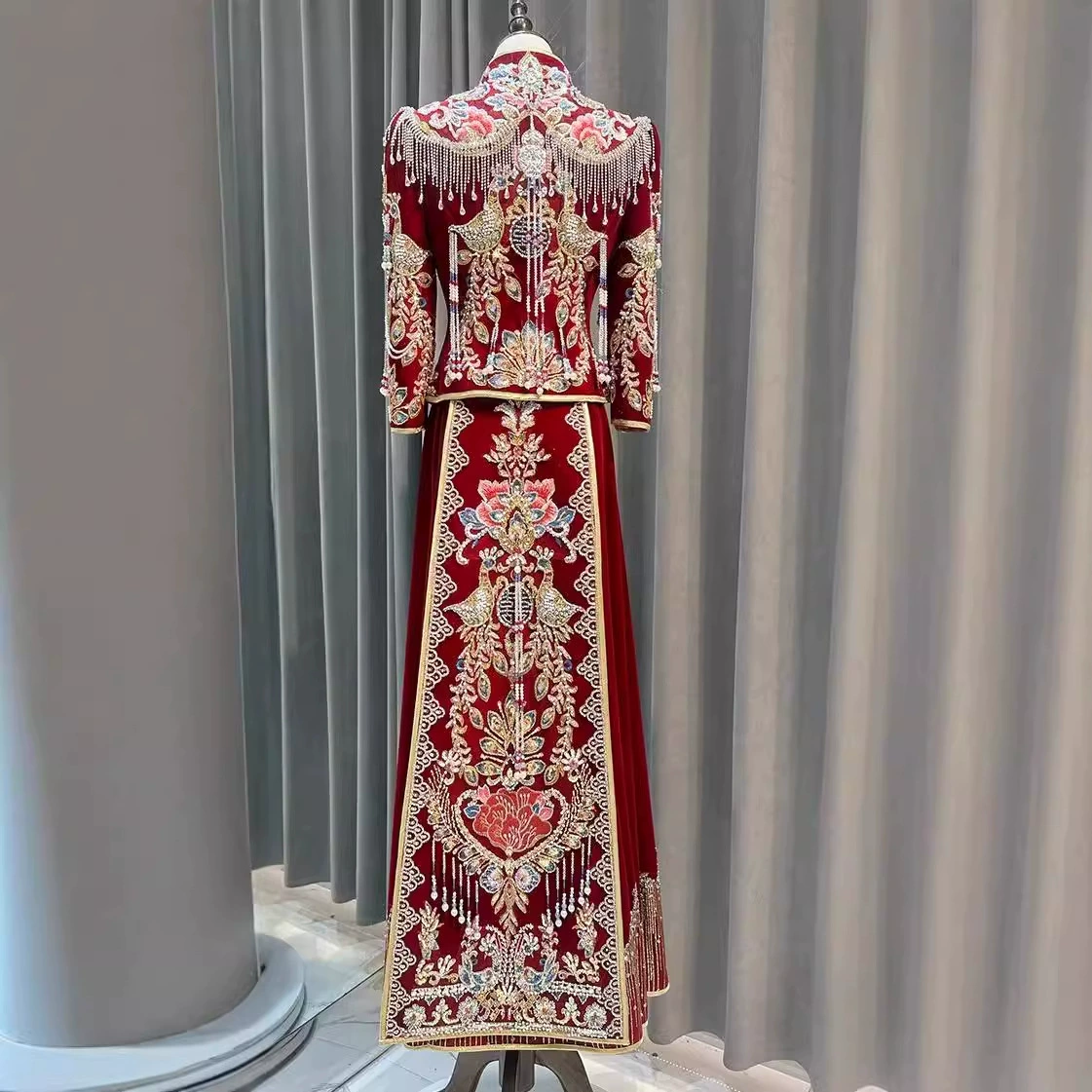 Сухэ традиционное свадебное платье, дракон и феникс