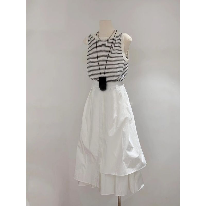 Simon Reiner's Pure Summer Style Is a Beautiful Age-Reducing Outfit, a Complete Set of Stripesd Vests and Bud Skirt Suits for Women 202 Simon Reiner's Pure Summer Style Is a Beautiful Age-Reducing Outfit, a Complete Set of Stripesd Vests and Bud Skirt Suits for Women 202