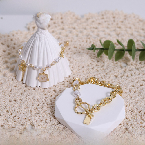 Gypsum wedding dress jewelry bracelet beaded bracelet ring stand photo shoot shooting photography props background decoration ornament