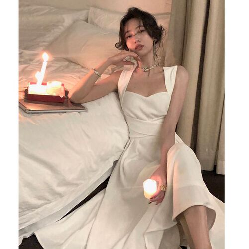 White Cross Strap Belated Dress with Waist Cincher for Slimming Effect, Women's Summer New Arrival, Elegant and Gentle Style, Necklace Long Dress
