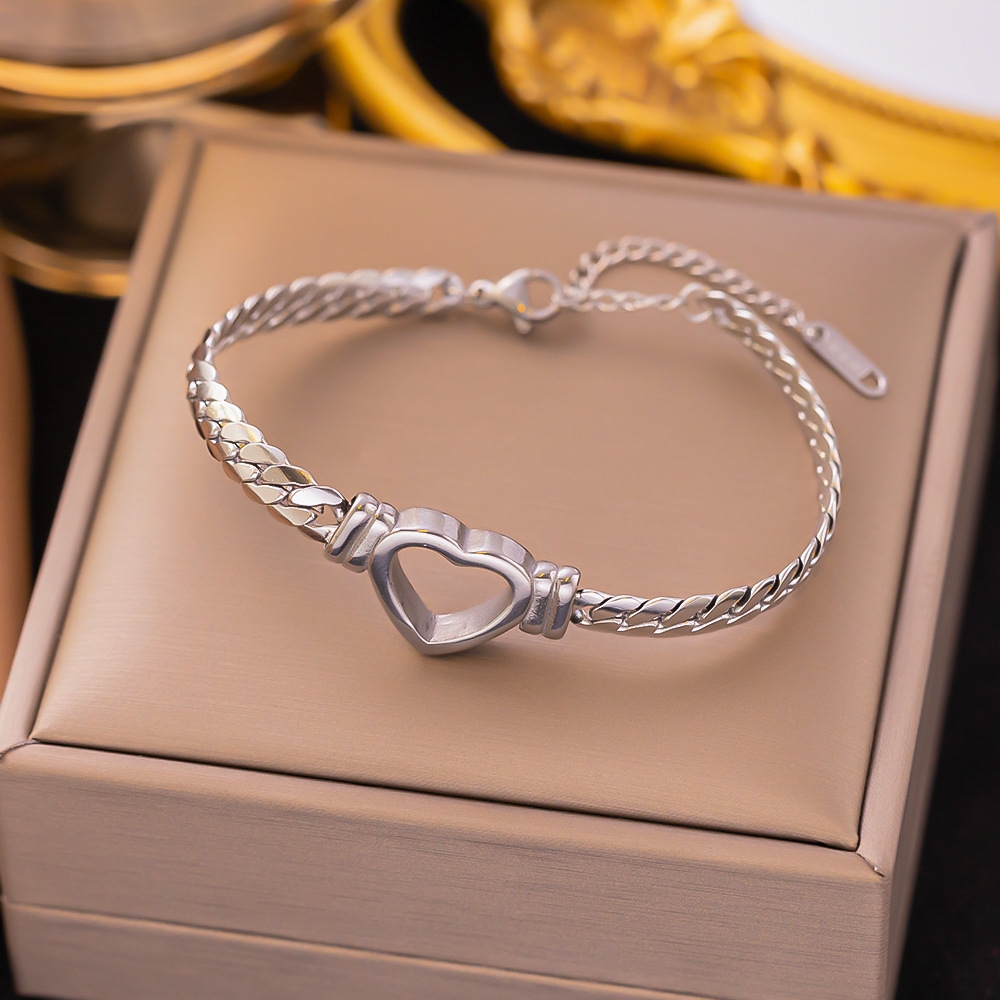 41【e50】 hollow love bracelet steel color