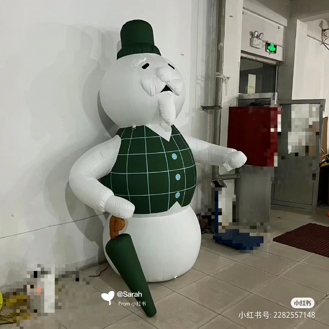 网红人偶爬房子新年超市开业小火车爬墙圣诞老人气模展览灯光2021