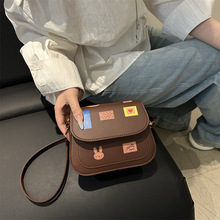 2025�¿�ӡ���R������Ůʿ���e�μ�б���ͨ�ڻ���С����