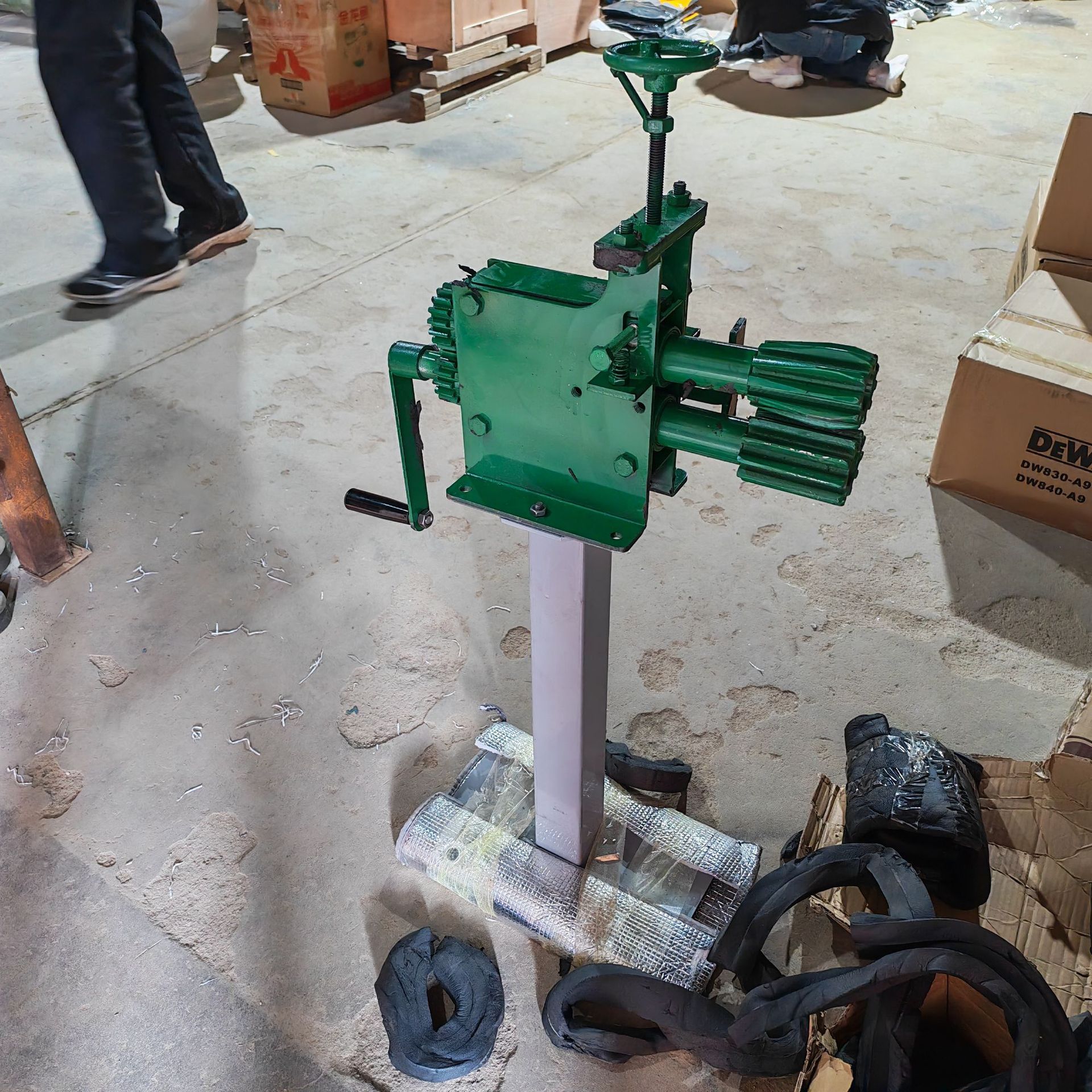 25.11.6魏洪丽压花机 (7)