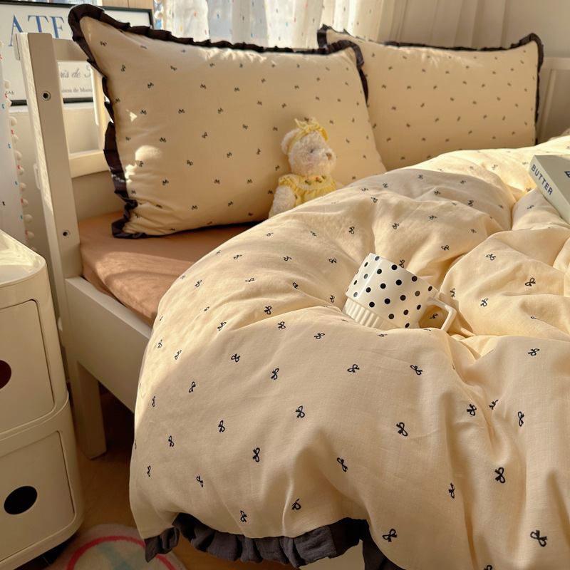 Cama de algodón fresco de seda de cuatro piezas, encaje princesa de viento, colchón de cubierta, sábanas de tres piezas