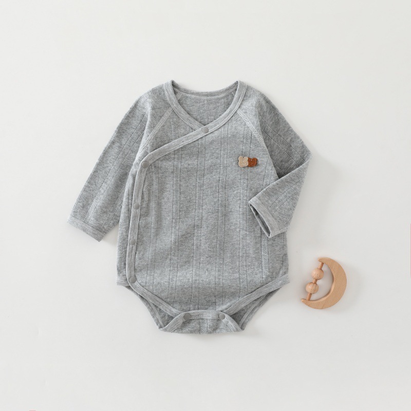 赤ちゃんの長袖のジャカードのお尻の服の夏の薄い金の0-1歳の赤ちゃんの三角の服の純綿の新生児は登ります。|undefined