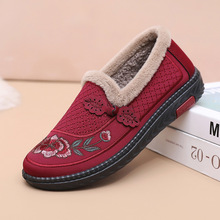老北京布鞋女二棉鞋秋冬加绒保暖妈妈棉鞋防滑老年人奶奶薄绒大码