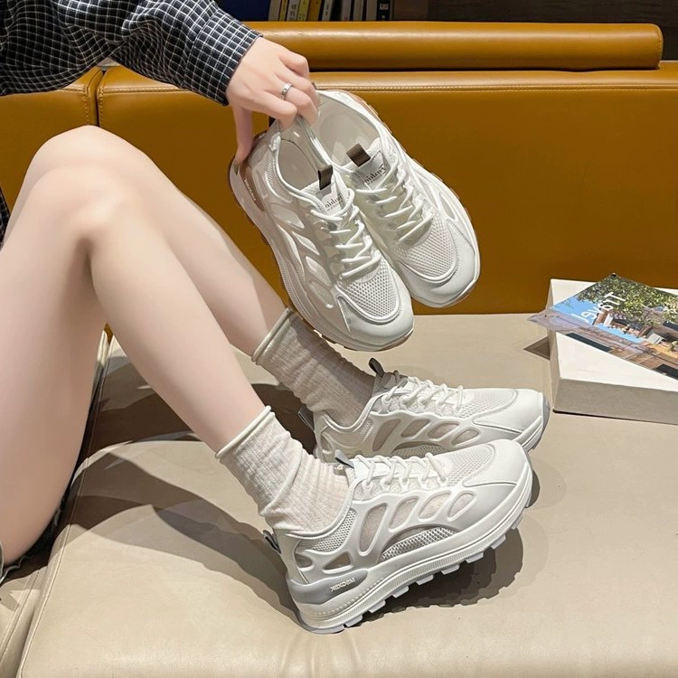 Женские белые кроссовки из сетки, лето 2025, новые универсальные дышащие кроссовки в стиле "dad shoes", повседневные, на толстой подошве, на шнуровке, для бега