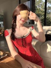 纯欲甜辣蕾丝花边碎花连衣裙女夏季2025新款收腰显瘦洋气复古长裙