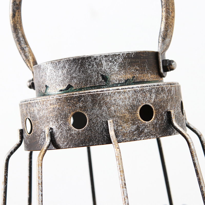 En stock al por mayor de la vendimia de hierro hueco candelabro de cristal decoración grande de vidrio recto de protección portátil candelabro lámpara de viento