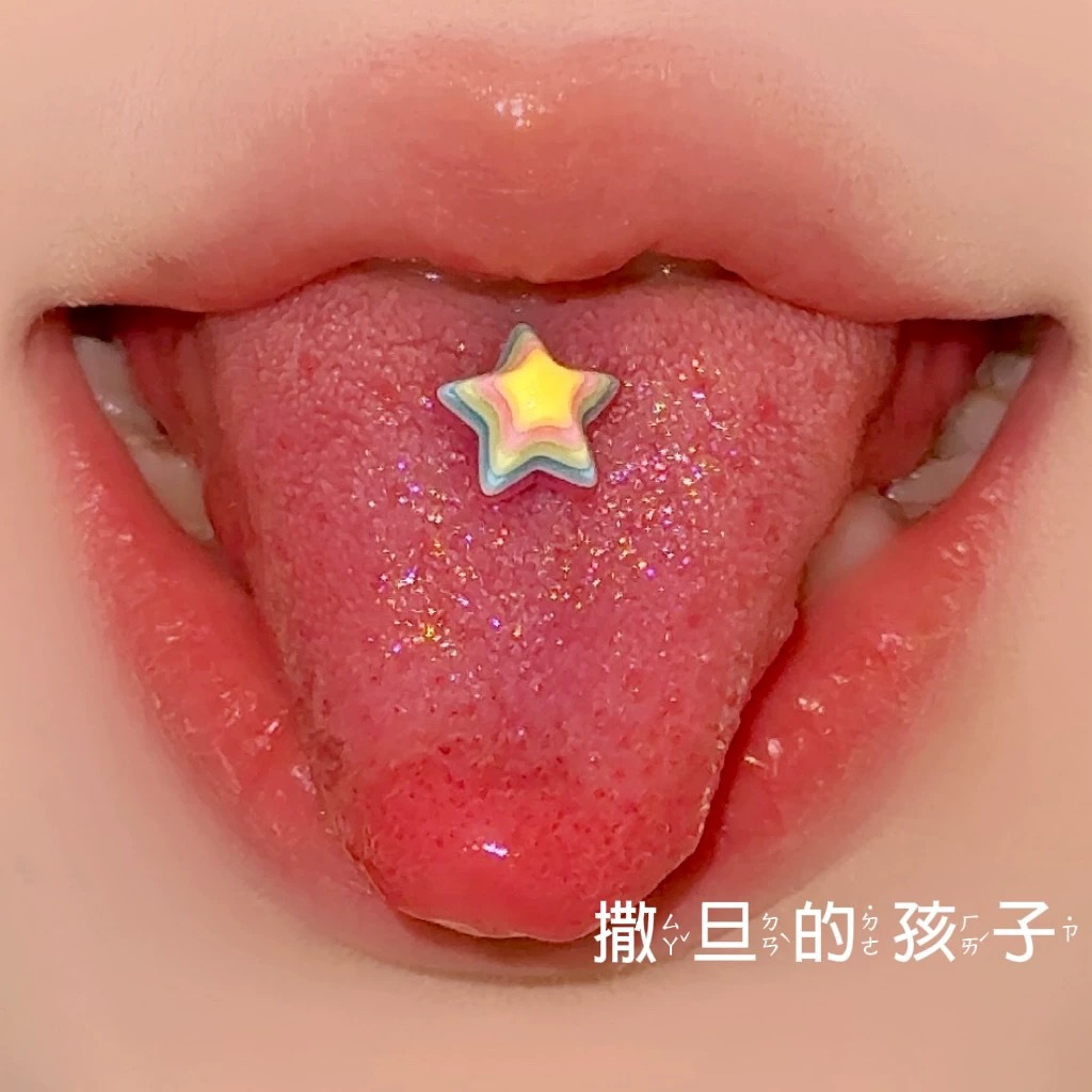Pointed labret stud close-up product detail