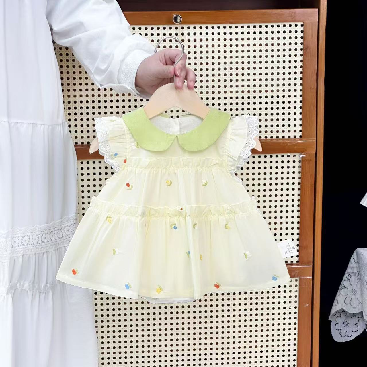 Ropa de verano para bebés, abrigo de manga corta de estilo occidental, mampara de bebé de estilo fino de verano, mono de princesa dulce y lindo