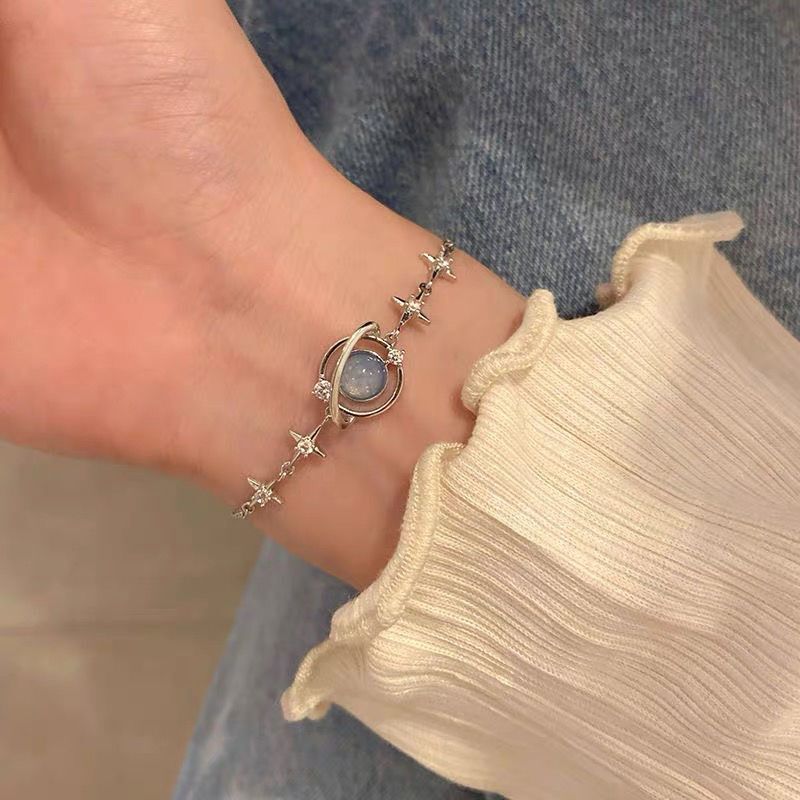Instagram-Style Unique Design Planet Bracelet with a High-End Feel, Niche Style for Girls and Best Friends, Korean Style Versatile Accessory
