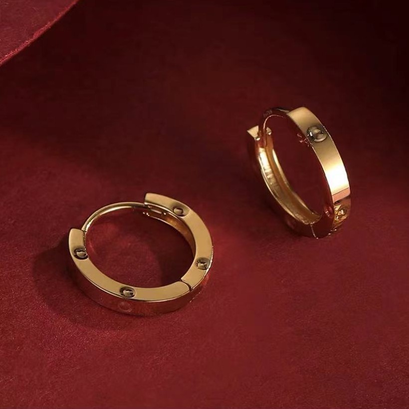 여섯 개의 행운의 귀걸이