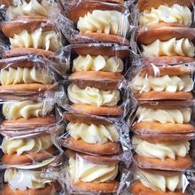 老式奶油夹心蛋糕笑脸娃娃头面包传统儿时娃娃脸糕点小时候的零食