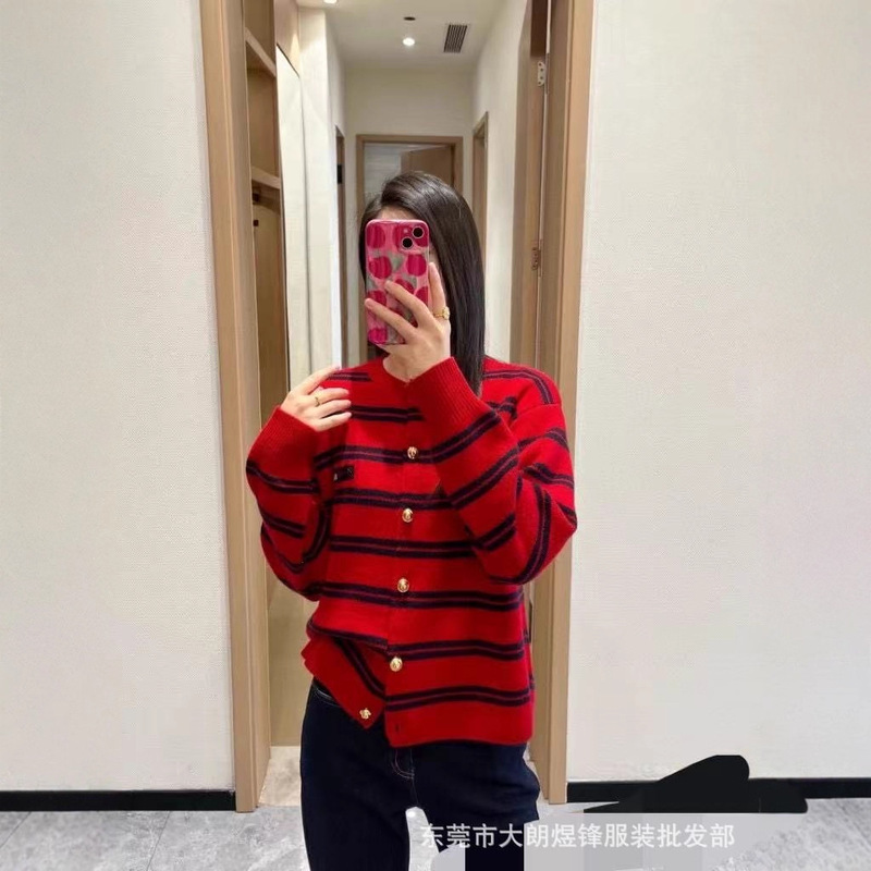Shenzhen Nanyou Haute Couture 25 Autumn and Winter New Gold Buckle Contrast Black and Red Striped Knitted Cardigan Tops Wool Top for Women