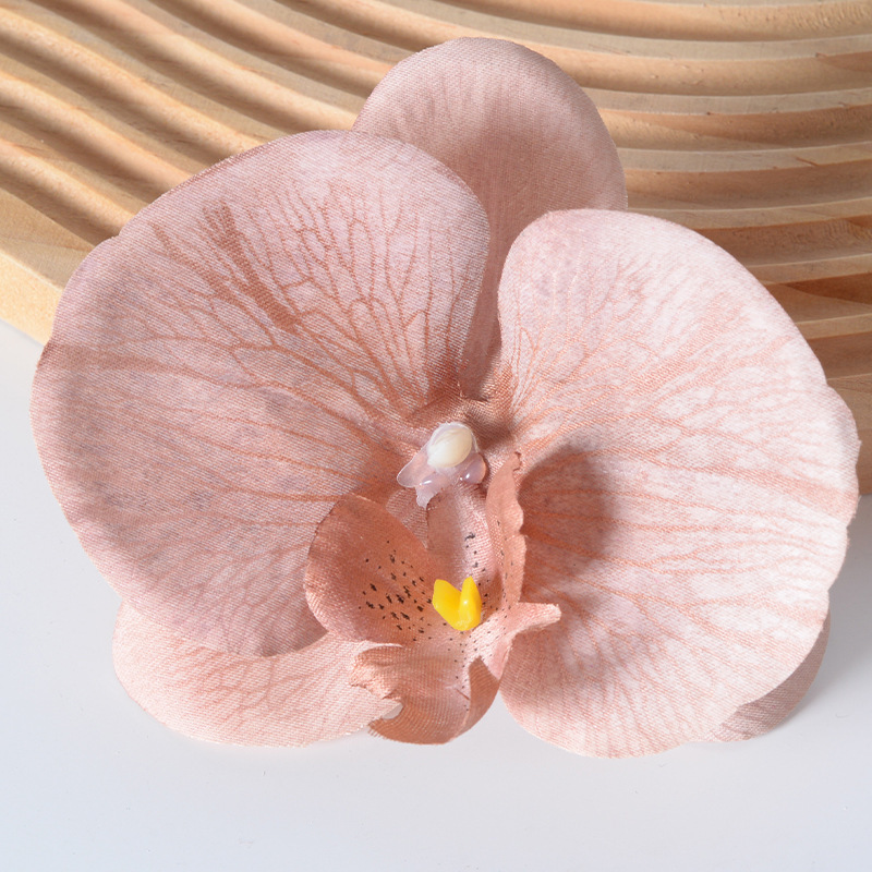 胡蝶蘭の花の頭は花びらの部品をシミュレーションします。|undefined