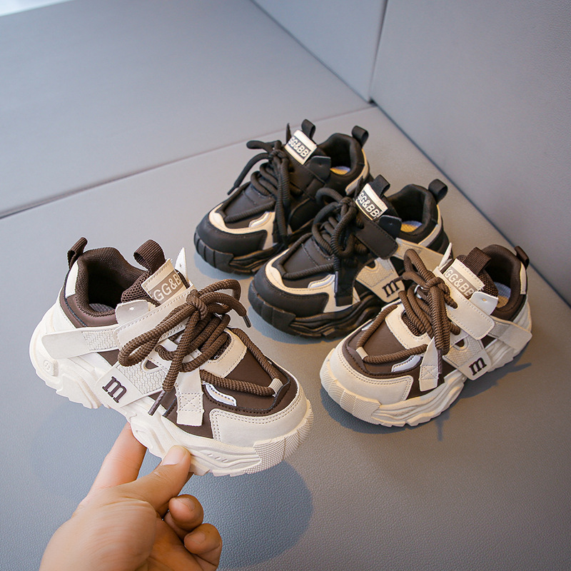 Zapatos de niñas zapatos deportivos de cuero zapatos de papá para niños 2025 primavera y otoño nuevos zapatos casuales transpirables con suela suave para niños grandes