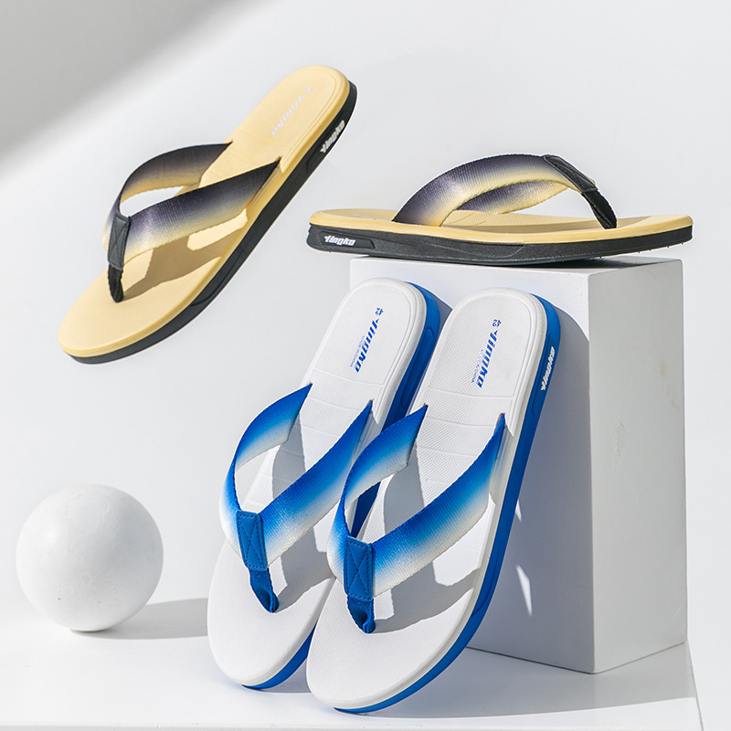 2024 Nuevo estilo coreano Chanclas de verano resistente al desgaste antideslizante zapatos de playa de los hombres Moda Red Chanclas de los hombres