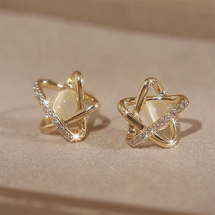 Cat's Eye Five-pointed Star Earrings Women's High-grade Sense Silver Needle Unique Temperament Star Earrings 2025 New Explosions Earrings