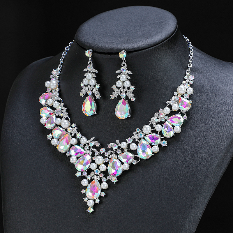 Luxurious Geometric Alloy Plating Inlay Artificial Pearls Rhinestones Glass Women's Earrings Necklace display picture 7