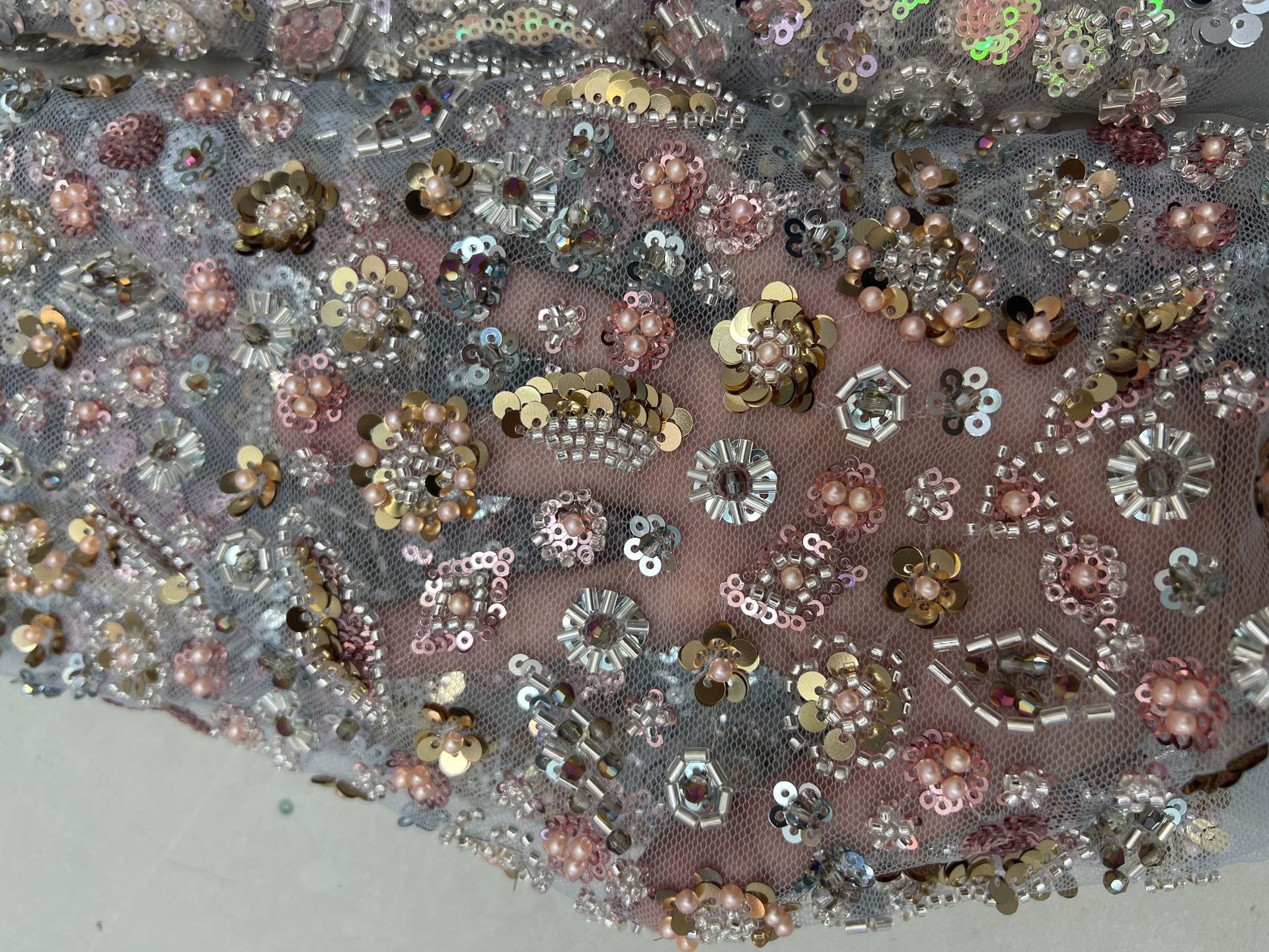 industria pesada multicolor cuentas sequillas cristal diamante tubo de cuentas bordado tela África Medio Oriente Europa América moda tela de boda