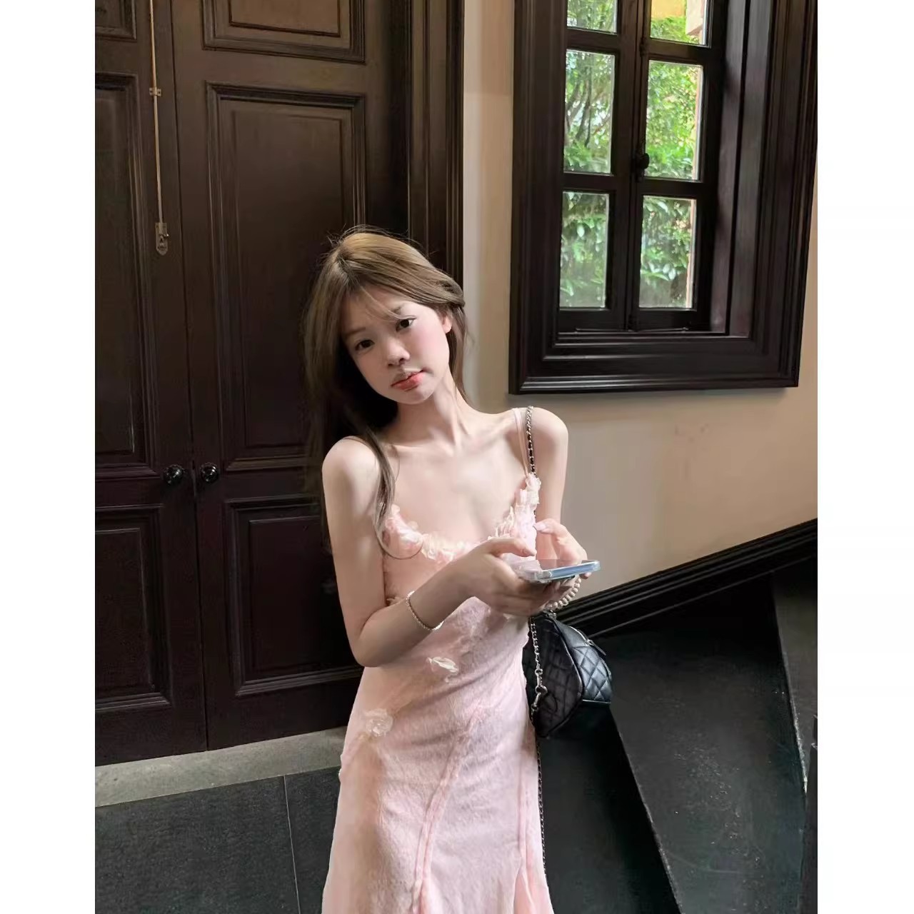 时尚甜辣妹收腰显瘦长裙女夏季别致立体花朵设计感粉色吊带连衣裙