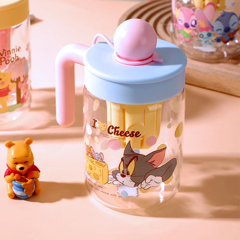 Nueva taza de agua de vidrio de Disney, alta resistencia a altas temperaturas, pajita de gran capacidad con tapa, taza de mango con fugas de té de alto valor