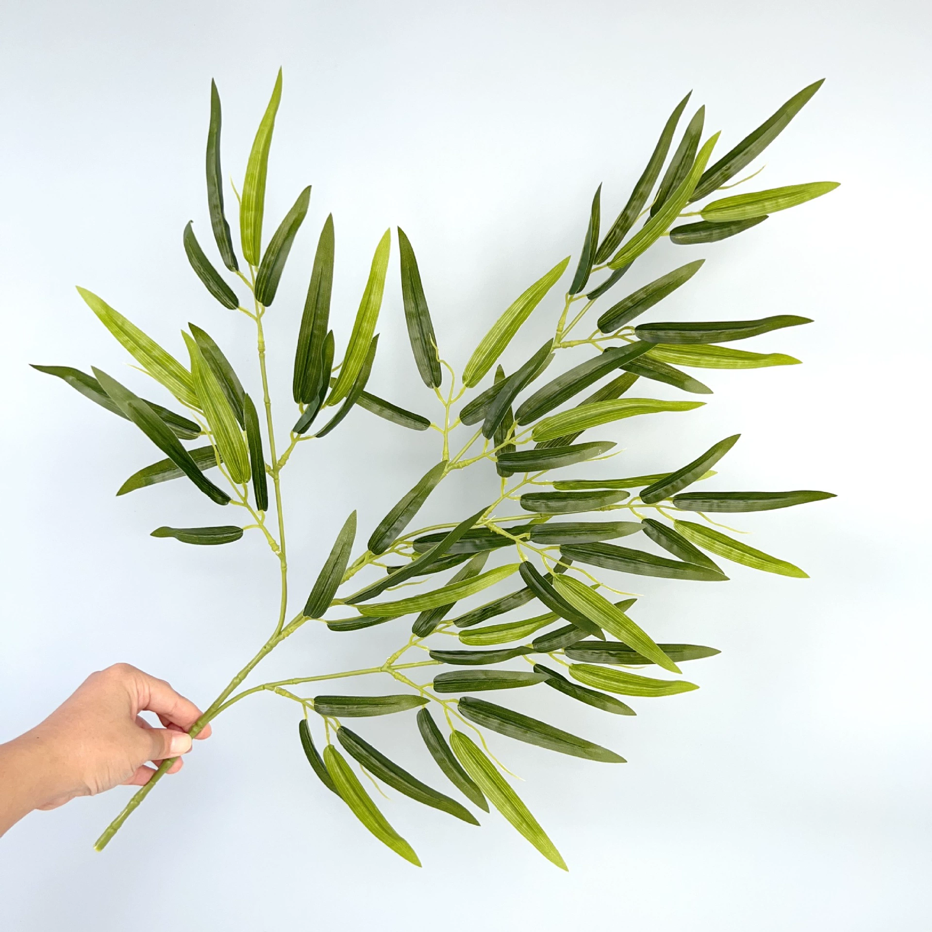 Оптовая Продажа с фабрики имитация бамбуковых листьев поддельные желтые бамбуковые мебель реквизит для стрельбы бамбуковые ветки пластик озеленение искусственные ветки зеленые листья