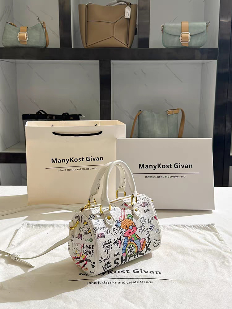 Borsa a spalla da donna con stampa graffiti e orsetto alla moda_voghion.com