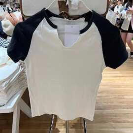 BM风美式毛边v领插肩短袖辣妹正肩上衣bm米色拼黑色打底衫显瘦T恤