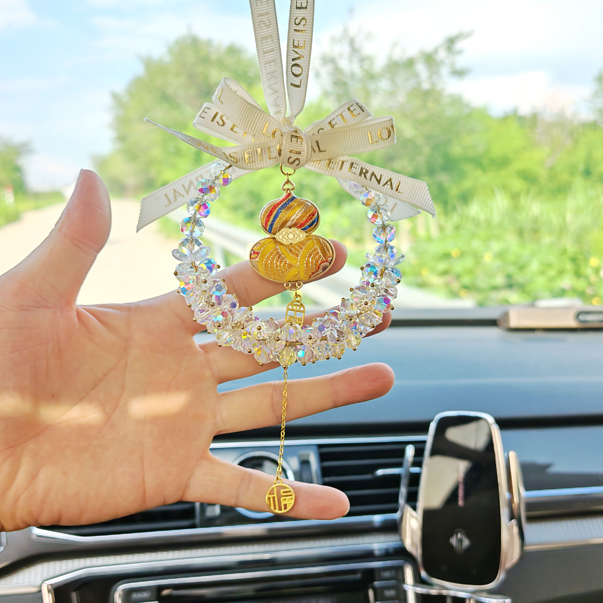 Crystal gourd car hanging rearview mirror decoration, women's safety pendant, car interior accessory