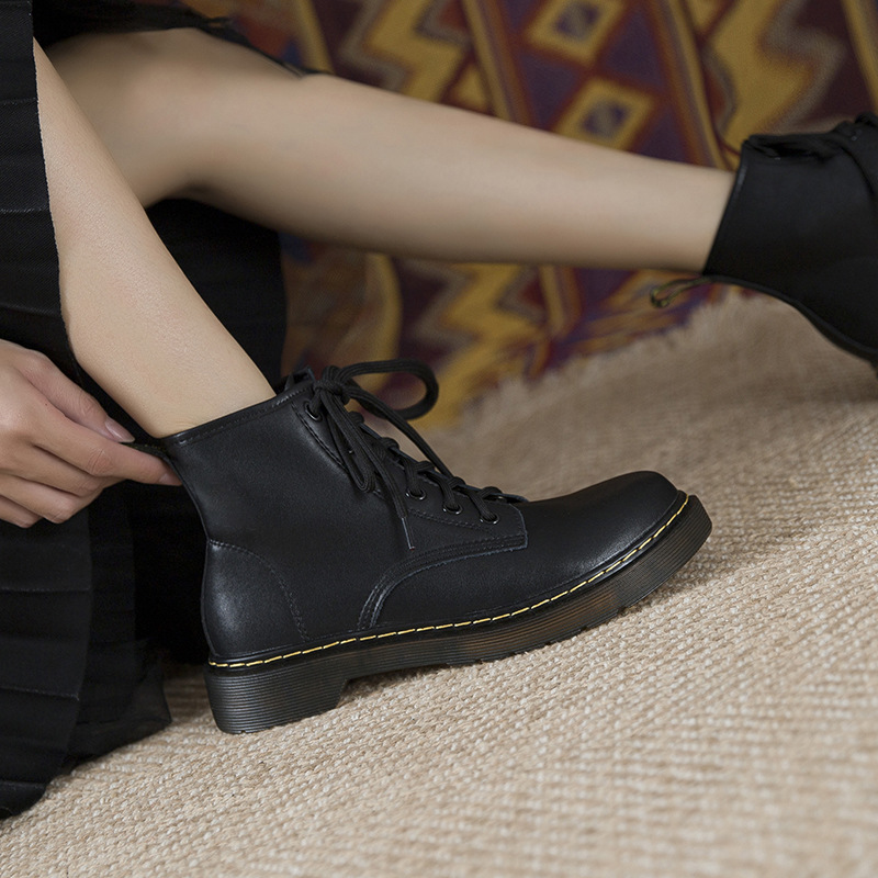 Bottes de moto courtes Martin noires en cuir véritable à lacets à huit et six trous de style britannique pour femmes_voghion.com