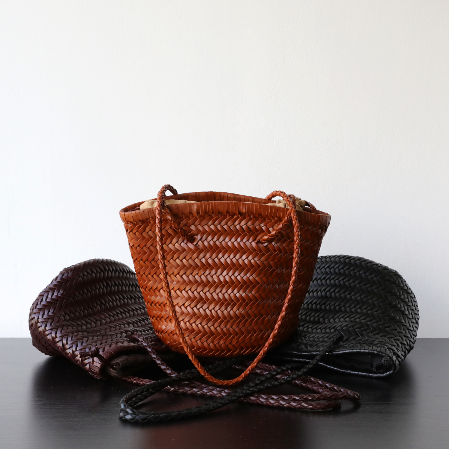 Niche Luxury French Vintage Top Grain Cowhide Hand-Woven Basket Bag Genuine Leather Underarm Bucket Bag For Women - Thumbnail 4