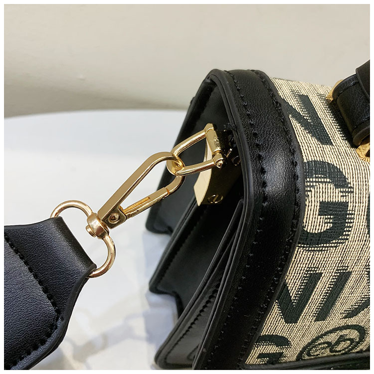 Borsa a tracolla piccola quadrata donna design classico niche_voghion.com