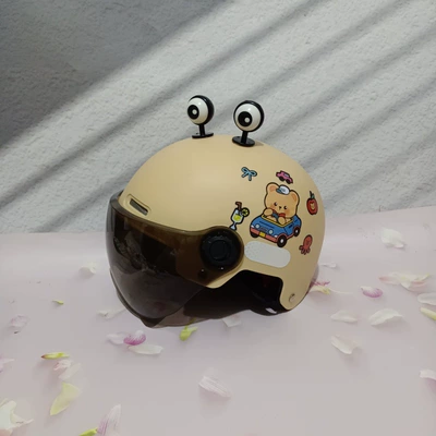 Motosiklet kaskı (dəbilqə) – Girls Safety Helmet - black-short-beige-car-bear-black-eyes-7-15-years-old