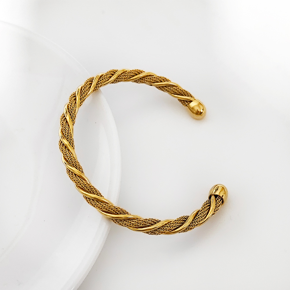 Vacation Classic Style Solid Color Titanium Steel Polishing Women's Bangle display picture 5
