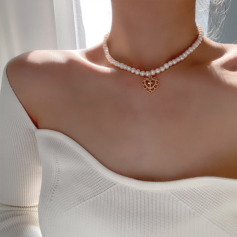 Retro hohles Herz Kreuz Anhnger Perlenkette weiblichpicture1