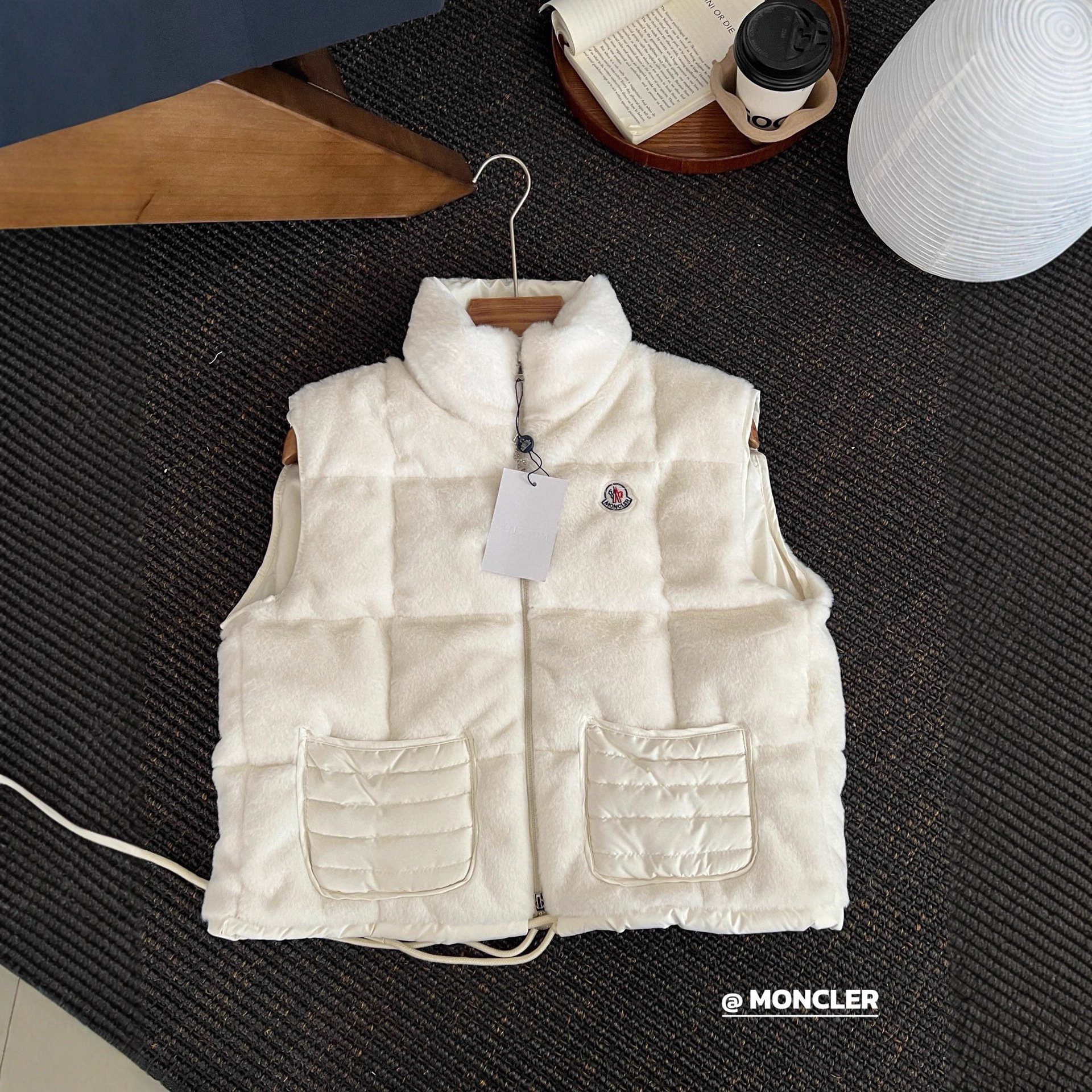 25秋冬新款毛绒羽绒马甲防风防水尼龙 立领马甲外套女下摆抽绳