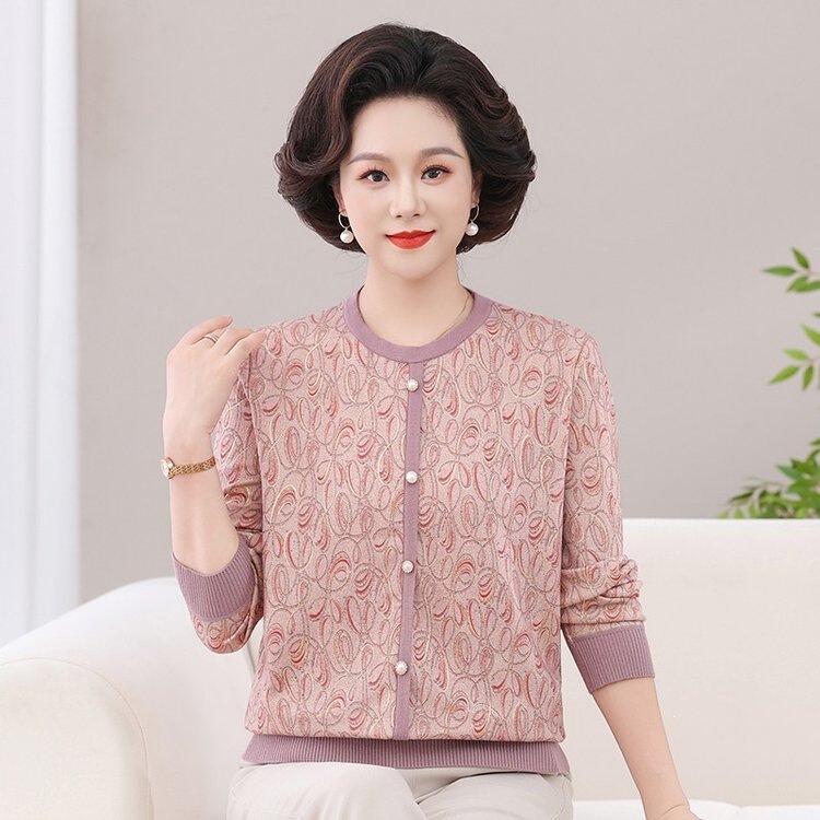 Elegant knitted cardigan for mothers with faux button design, loose and slimming long-sleeve top for middle-aged women Elegant knitted cardigan for mothers with faux button design, loose and slimming long-sleeve top for middle-aged women