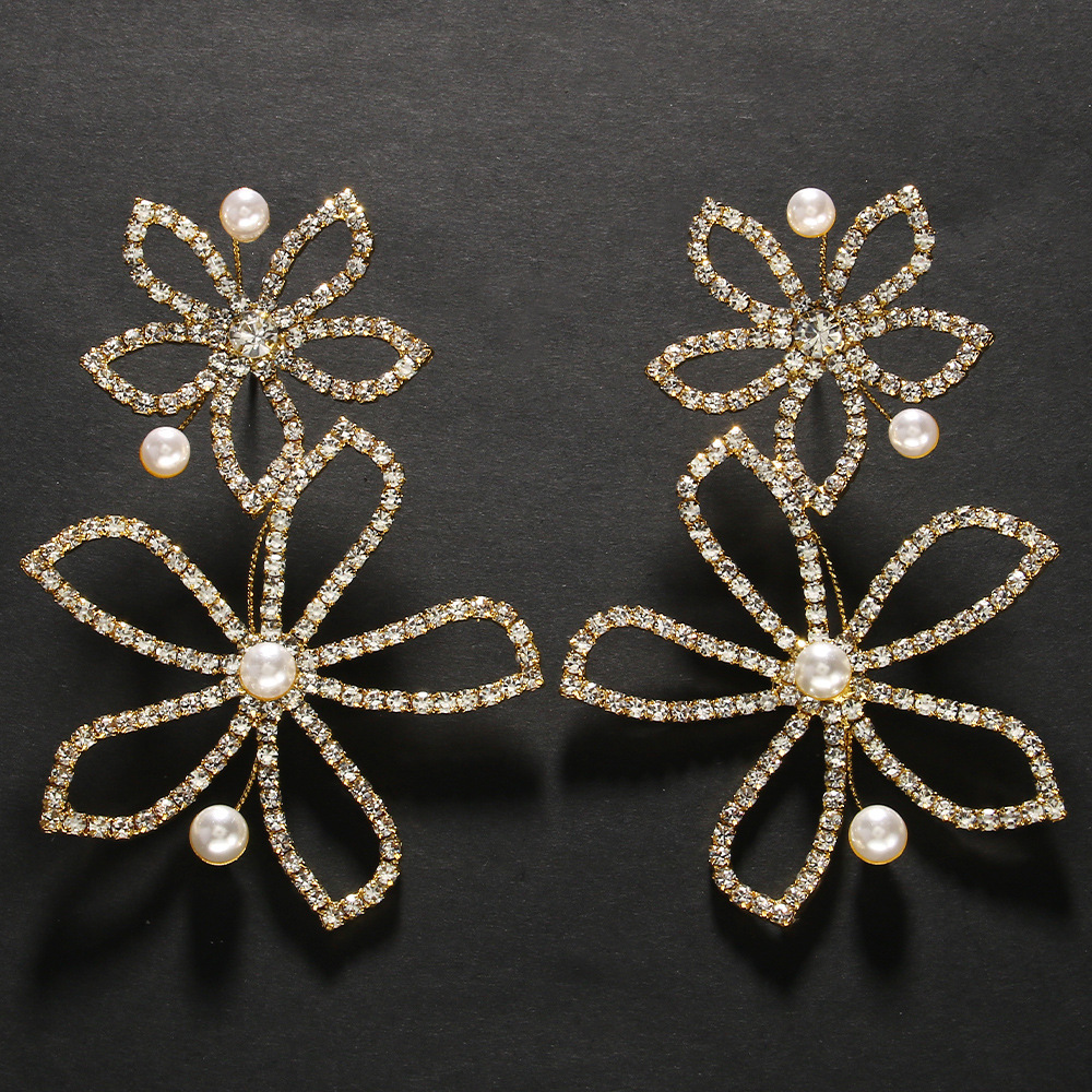 Perlas transfronterizas flores pendientes pétalos estereoscópicos pendientes nicho de alta calidad pendientes