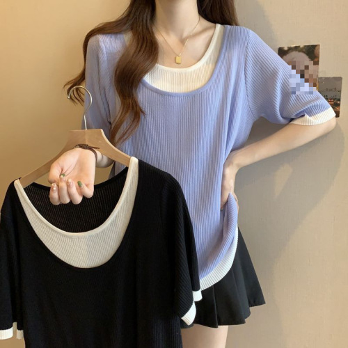 Plus-size ribbed mid-length short-sleeve T-shirt for women: Loose, figure-flattering design with fabric-matching color-blocking and a mock-two-piece effect—perfect for summer.