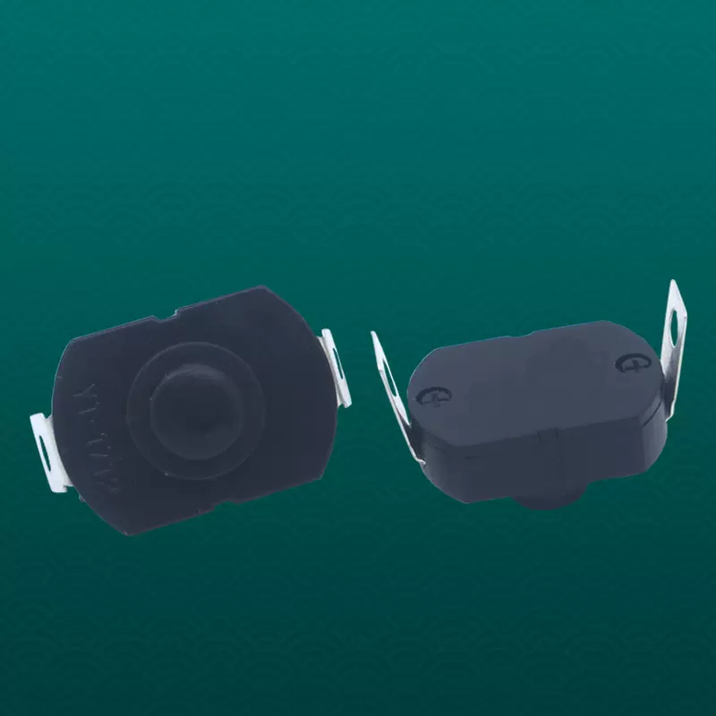 厂家直售手电筒开关实验按压17*12黑色带孔弯脚自锁一开一关按钮