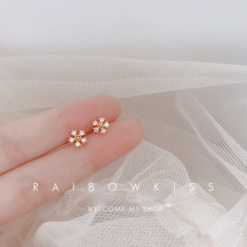 Daisy earrings for round faces, simple design, flower earrings, ins Internet celebrity new products,  new trend