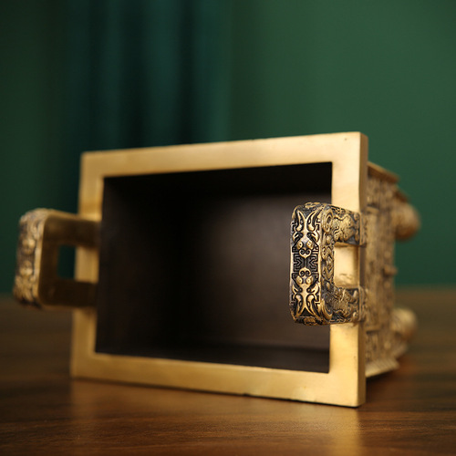 Wealth tripod copper tripod ornaments copper incense burner Jubao dragon tripod square tripod home decoration copper integrity business gift tripod incense burner