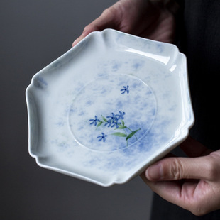 Underglaze Hand-Painted Snow Star Flower Tray Single-Layer Pot Holder White Porcelain Cup Holder Tea Pot Holder Six-Sided Dry Bubble Tray Fruit Tray