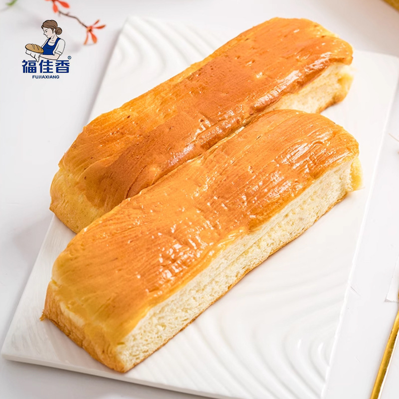 福佳香は柔らかいパンを裂いて朝食の柔らかいパンを全部詰めて飢えを満たします。|undefined