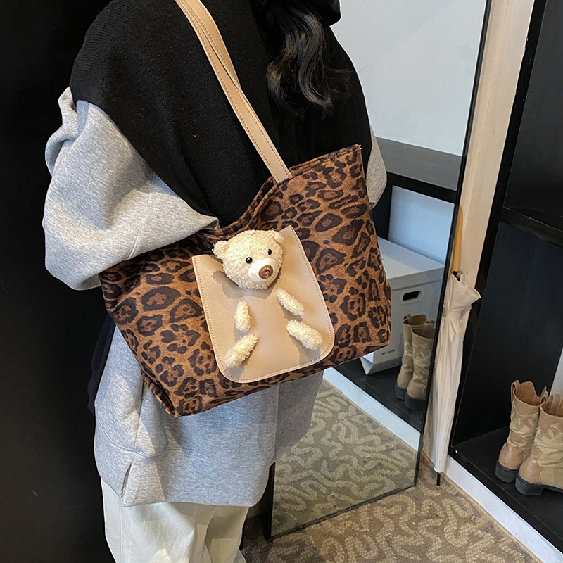 Bolsas de lona de leopardo transfronterizas de gran capacidad para mujeres 2024 nuevo otoño y invierno versátil bolsa de compras de hombro casual bolsa de mano